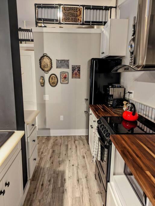 Cozy Af Steel-rose Apartment *